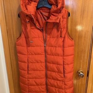 Olsen Outdoor Puffer Vest - water repellent. Medium